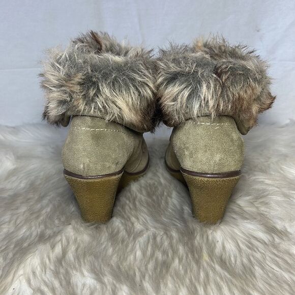 Aldo Suede Faux Fur Lined Chukka Style Lace Up Booties Sz 38/US 7.5 - Picture 3 of 7